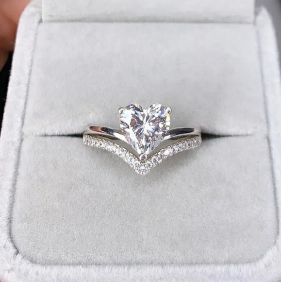 HEART-SHAPED LAB-CREATED SAPPHIRE RING IN STERLING SILVER - Picture 2 of 7